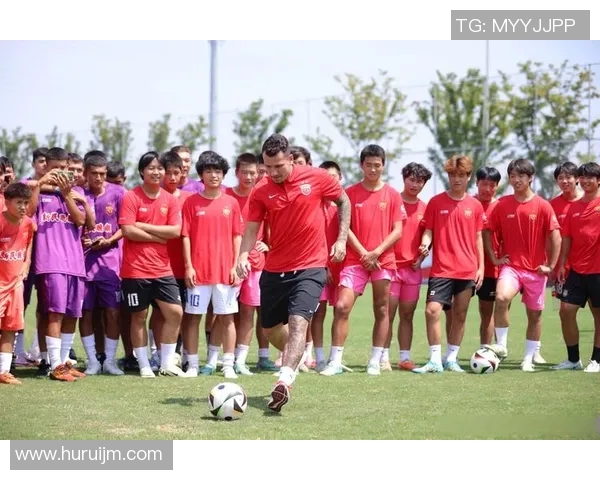 揭秘coc足球球星成长历程与赛场荣耀背后不为人知的故事